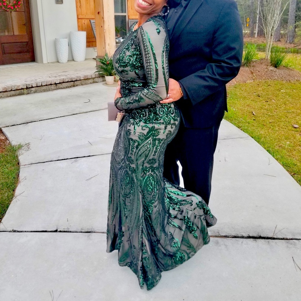 Green dress with sequin